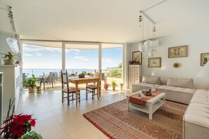 TV - Cala D'Aspide Apartment 5 with Sea View, Wi-Fi, and Air Conditioning (Santa Caterina di Nardò)