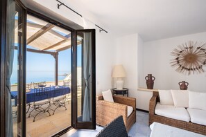 TV - Cala D'Aspide Apartment 5 with Sea View, Wi-Fi, and Air Conditioning (Santa Caterina di Nardò)
