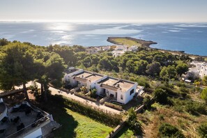 Exterior - Cala D'Aspide Apartment 5 with Sea View, Wi-Fi, and Air Conditioning (Santa Caterina di Nardò)