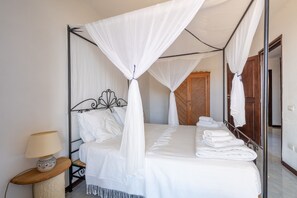 3 slaapkamers, een strijkplank/strijkijzer, wifi, beddengoed