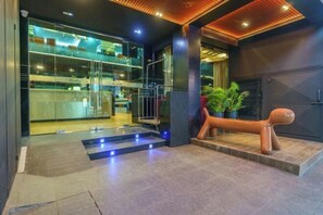 Exterior - Deco Lux Hotel (Bangkok)