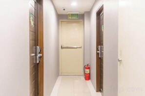 Interior - Deco Lux Hotel (Bangkok)