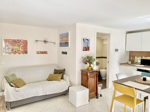 TV - Duplex in the heart of Menton (Menton)