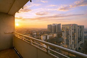 Deluxe Apartment, City View | Balcony - Stockholm by Kairos Apartments (Katowice)