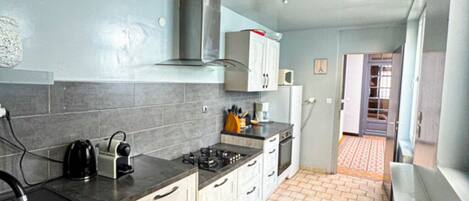 Mikrowelle, Ofen, Herdplatte, Geschirrspüler