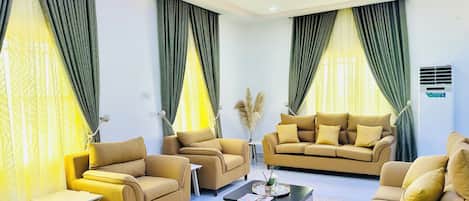 Standaard appartement, balkon | Woonruimte