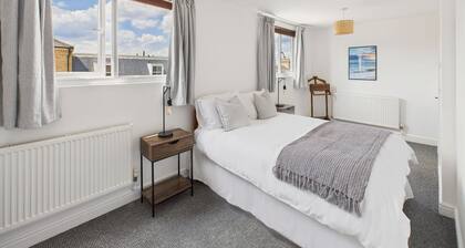 Host Stay The Coastal Retreat in Saltburn