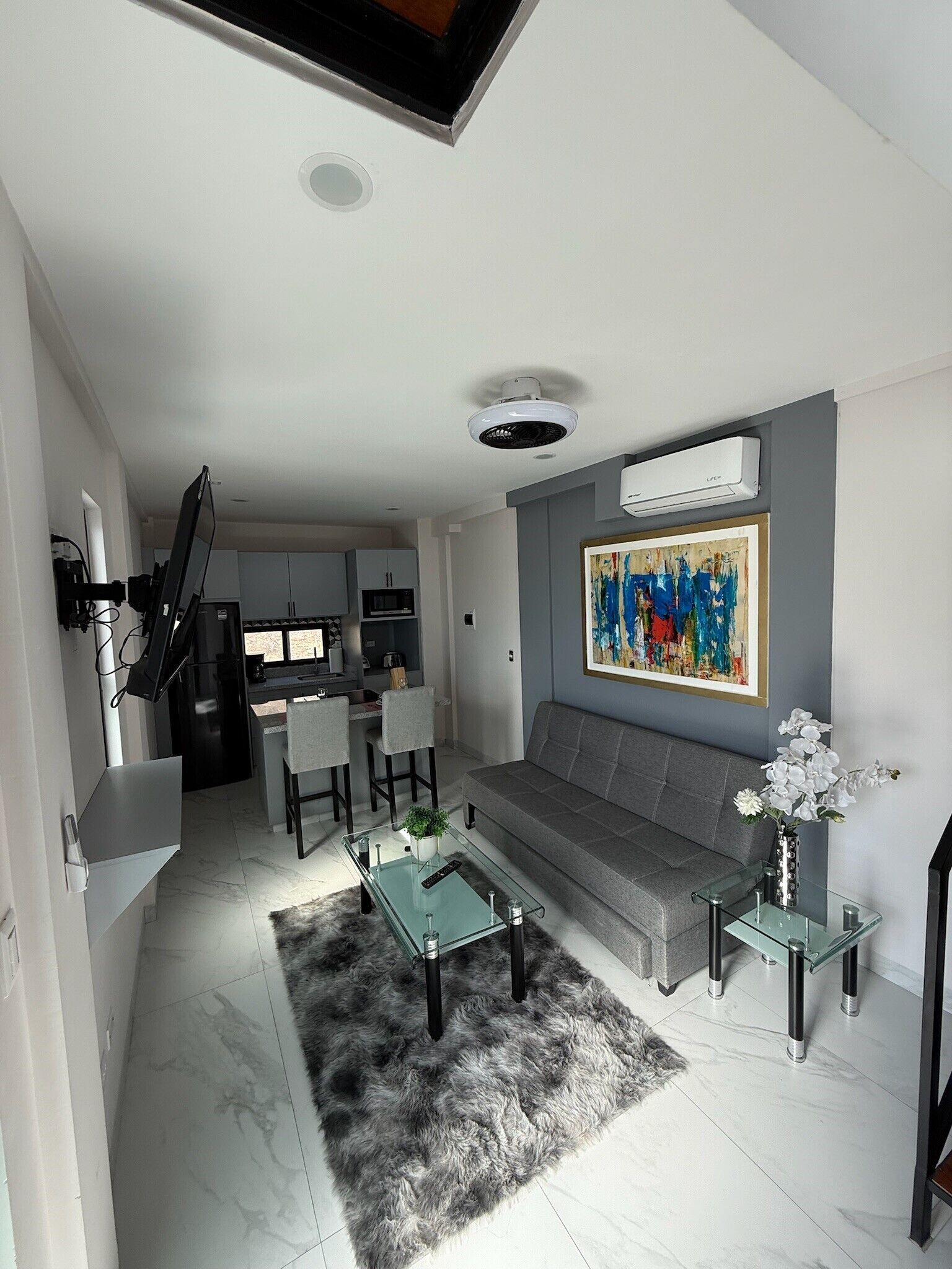 Elite appartement, balkon, uitzicht op stad | Terras