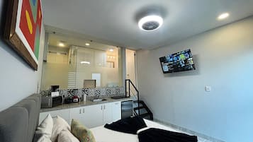 Studio | Iron/ironing board, free WiFi, bed sheets