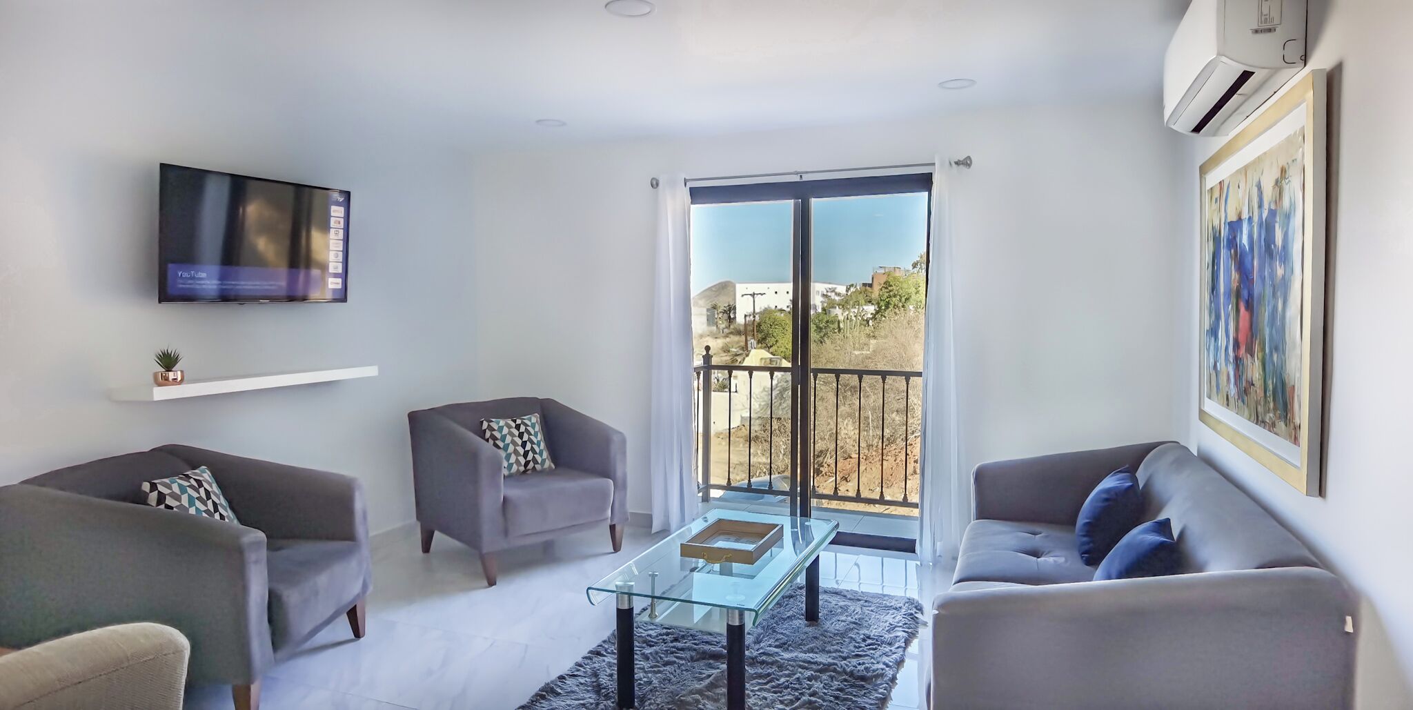 Deluxe appartement, balkon, uitzicht op stad | Een strijkplank/strijkijzer, gratis wifi, beddengoed