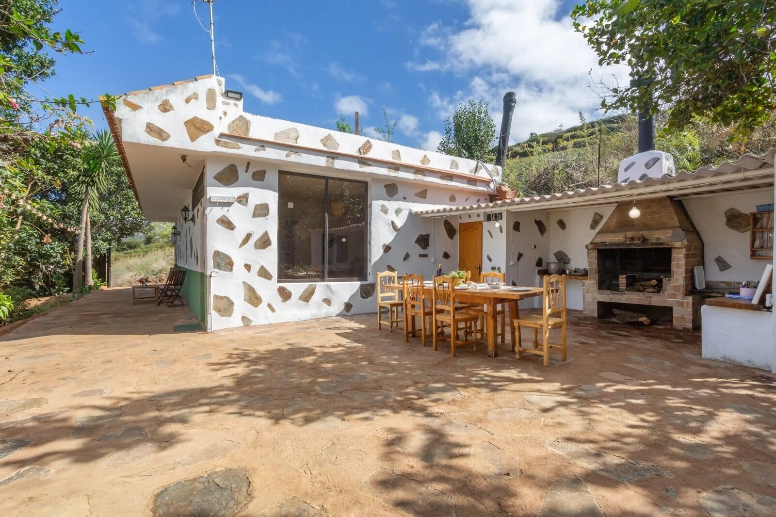 House, 2 Bedrooms, Smoking | Outdoor dining