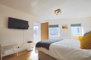 1 bedroom, iron/ironing board, free WiFi, bed sheets - Experience Cromer's coastal charm from this newly renovated, one bedroom apartment in the heart of C (Cromer)