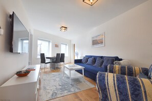 Living area - Experience Cromer's coastal charm from this newly renovated, one bedroom apartment in the heart of C (Cromer)