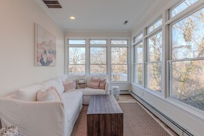 TV - Cape Mayzing Private Home (West Cape May)