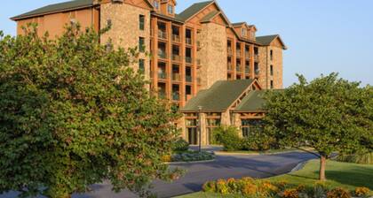 DEC 27-Jan 3 89 per ngt. COZY KING STUDIO! Enjoy Christmas Shows in Branson