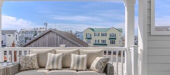 Eights On The Landing