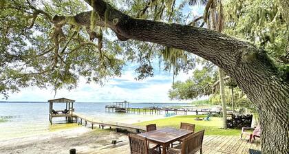 Cozy Lake House on Lake Weir
