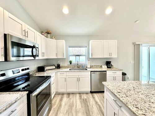 White Oak - Spacious, Clean, and Comfy!