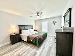 4 makuuhuonetta, silitysrauta/-lauta, Wi-Fi, vuodevaatteet