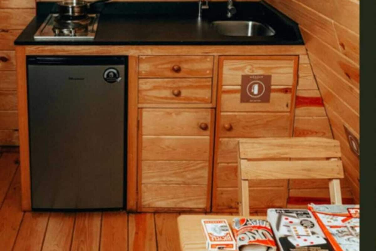 Espace de travail pour ordinateur portable, fer et planche Ă repasser