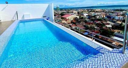 Modern Condo with Balcony, Pool & Gym