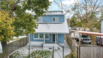 House (3 Bedrooms) | Front of property