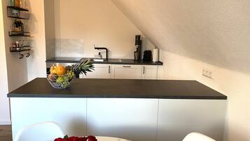 Kühlschrank, Ofen, Herdplatte, Geschirrspüler