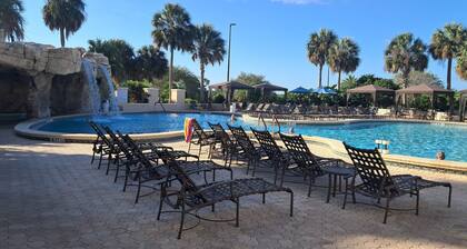 Home -Walking Distance to Parks, Restaurants, Pool, Spanish Spring, The Village