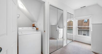 June’s Penthouse: centrally located, downtown, airport, WPI, UMASS