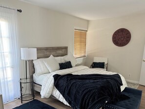 4 bedrooms, iron/ironing board, WiFi, bed sheets