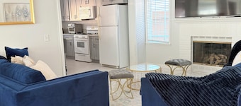 4-bedroom house in phenomenal San Diego!
In a quiet and peaceful neighborhood.