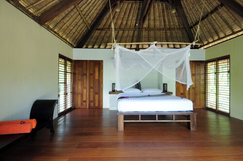 Koyao Sunrise - Tropical Garden Bungalow with 2 Bedrooms