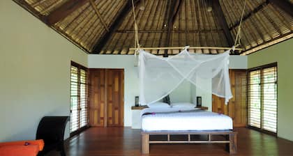 Koyao Sunrise - Tropical Garden Bungalow with 2 Bedrooms