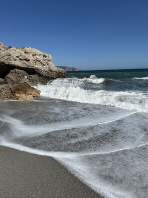 Beach - Beachfront Stay – Perfect Central Location in Nerja (Nerja)