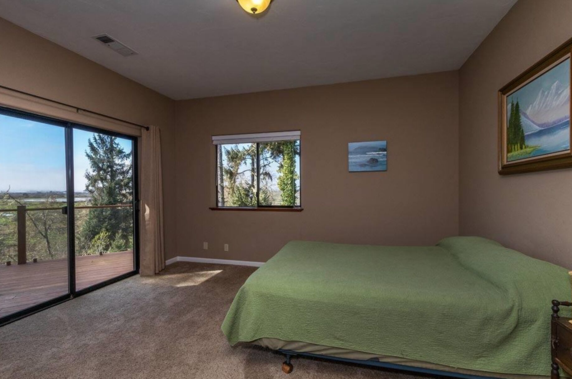 3 chambres, fer et planche à repasser, Wi-Fi, draps fournis