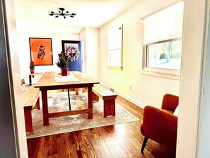 Dining - Waterfront • Sleeps 10 • 4 Bedrooms • 2.5 Baths • Family • Vols Fans • Mountains (Knoxville)