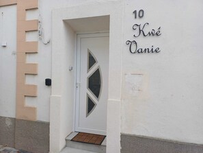 تفاصيل الفندق من الخارج