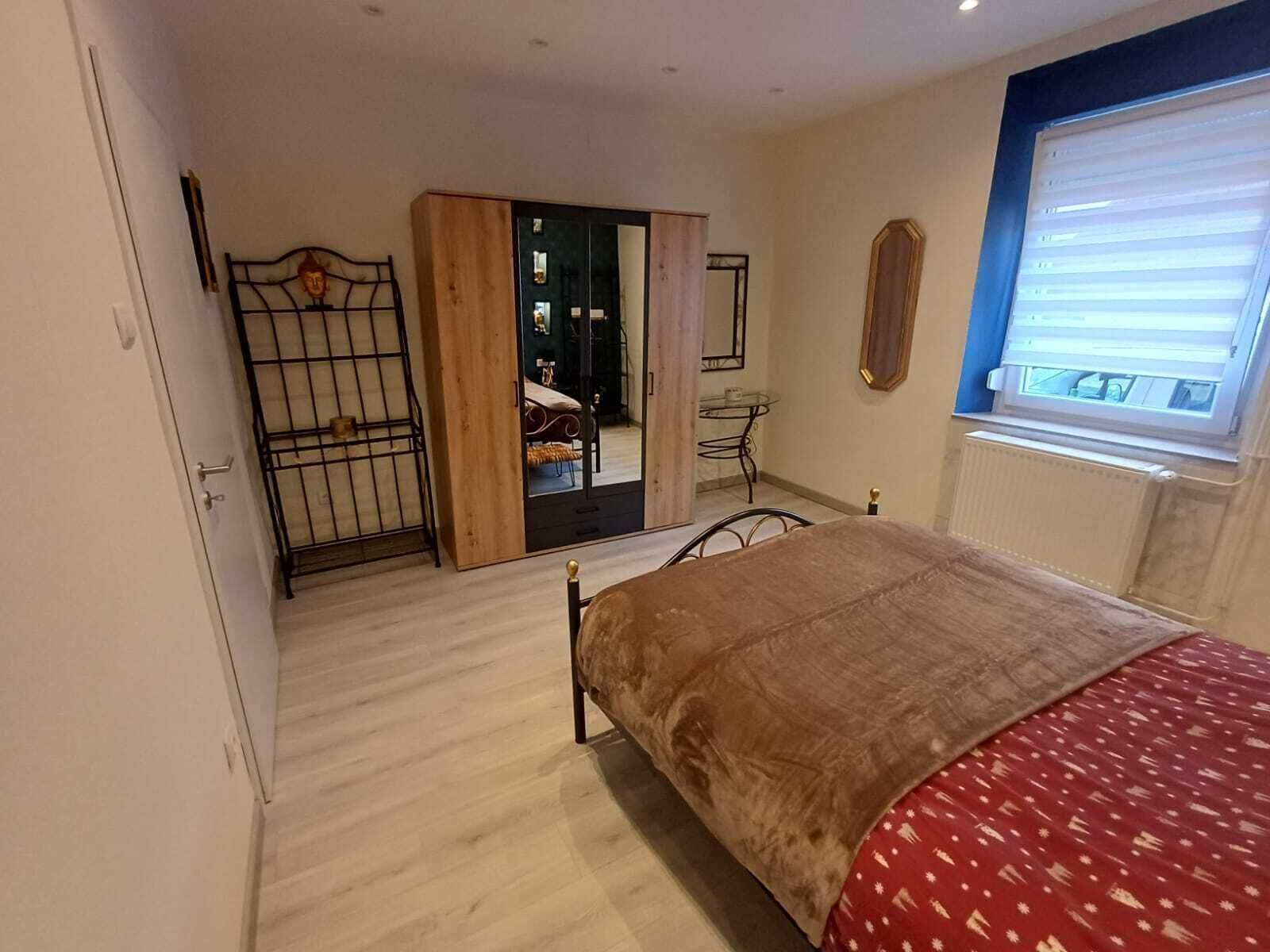 4 chambres, fer et planche à repasser, Wi-Fi, draps fournis