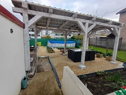 Kwé Vanie" house in town center, quiet for family relaxation