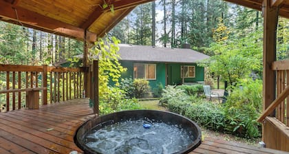 Private Cedar Hot Tub Haven at Mt. Bakerâs Edge
