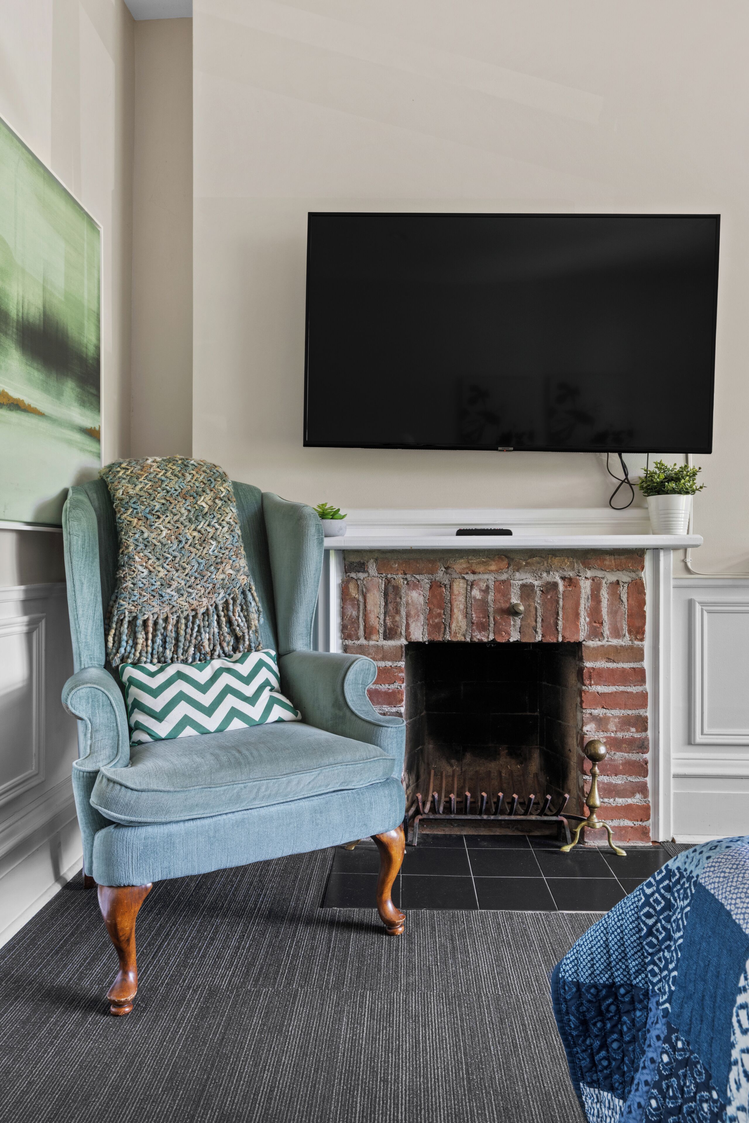 Comfort-Studio, Blick auf den Innenhof | Hochwertige Bettwaren, Minibar, individuell dekoriert