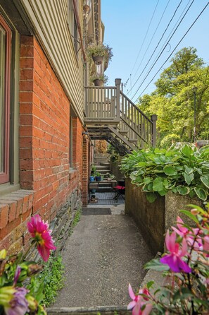 Exterior - Red George Inn and Suites (Halifax)