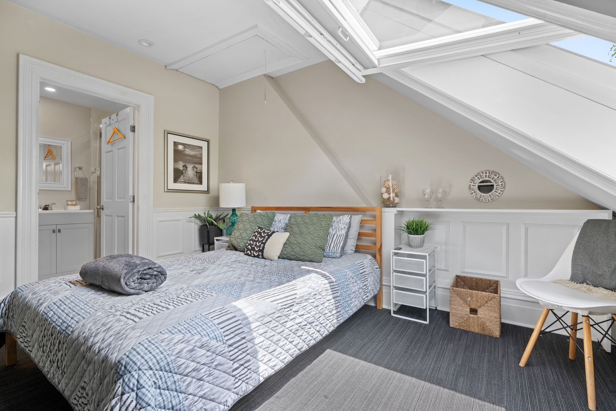 Aft Castle | Laptop workspace, iron/ironing board, free WiFi