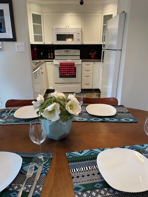 ميكروويف، فرن، موقد طهي مسطح، غسالة أطباق