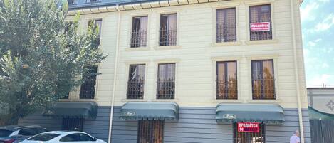 واجهة المنشأة