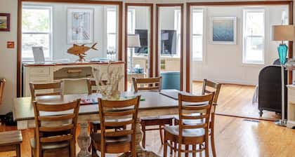 Quiet Resort! Relax, Play & Explore - Family-Friendly Vintage Home on the Canal!