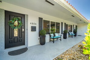 Terrace/patio - Villa Maya | Private Neighborhood | Close to Beach (Fort Lauderdale)