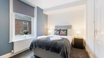 5 bedrooms, internet, bed sheets