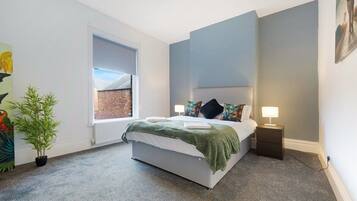 5 bedrooms, internet, bed sheets