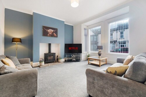 New! 5BR in Queen Street